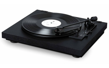 Програвач вінілу Pro-Ject Debut III Phono BT OM5e HG Black