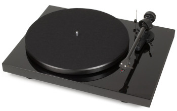 Виниловые проигрыватели Pro-Ject DEBUT CARBON DC PIANO 2M RED