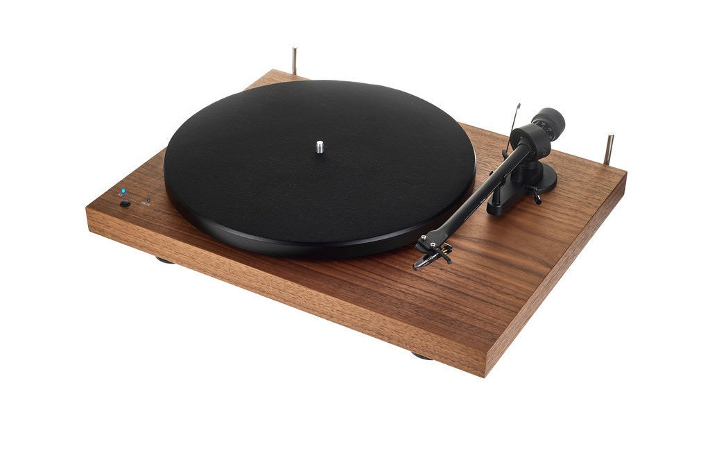 Виниловые проигрыватели Pro-Ject Debut Recordmaster OM5e Walnut