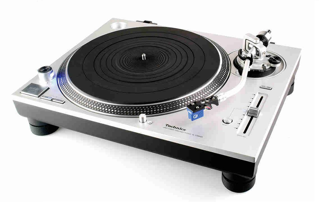 Виниловые проигрыватели Technics SL-1200GR Silver