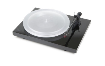 Виниловые проигрыватели Pro-Ject Debut Carbon Recordmaster Hires 2M-Red Piano