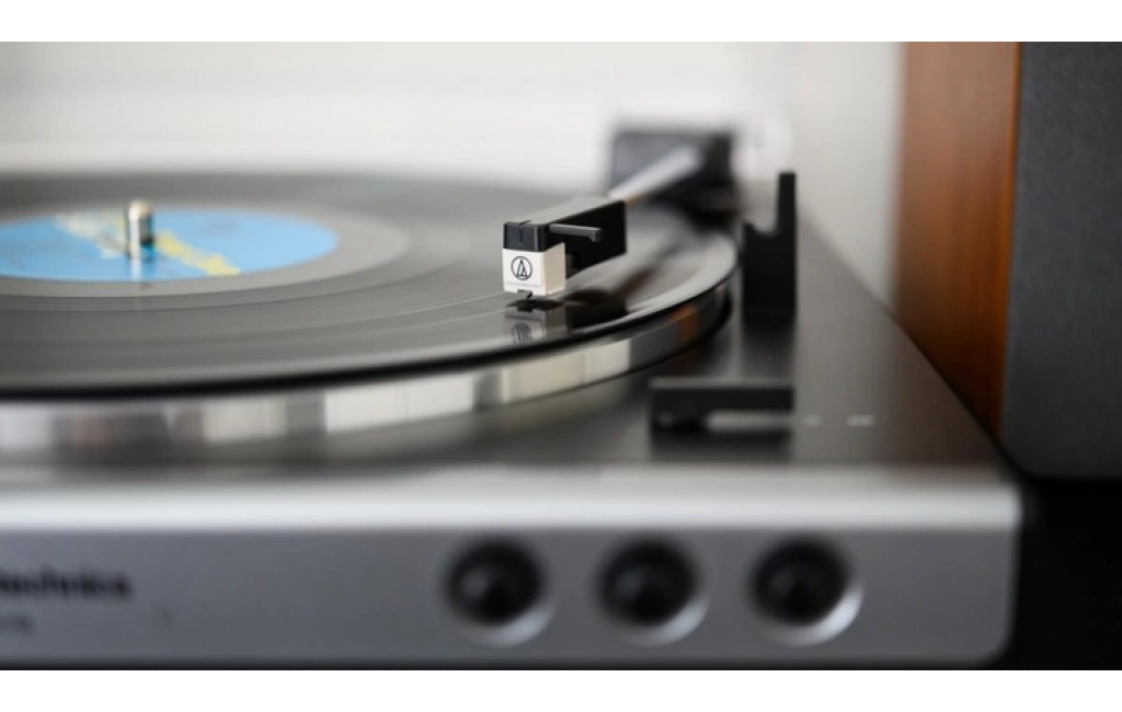 Проигрыватель винила Audio-Technica AT-LP60XUSBGM