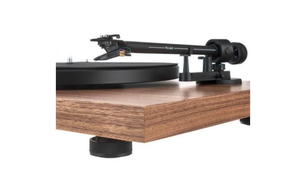 Програвач вінілу Pro-Ject Debut III Phono OM5e Wood